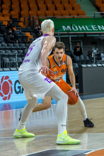 而这些特点 而这些特点